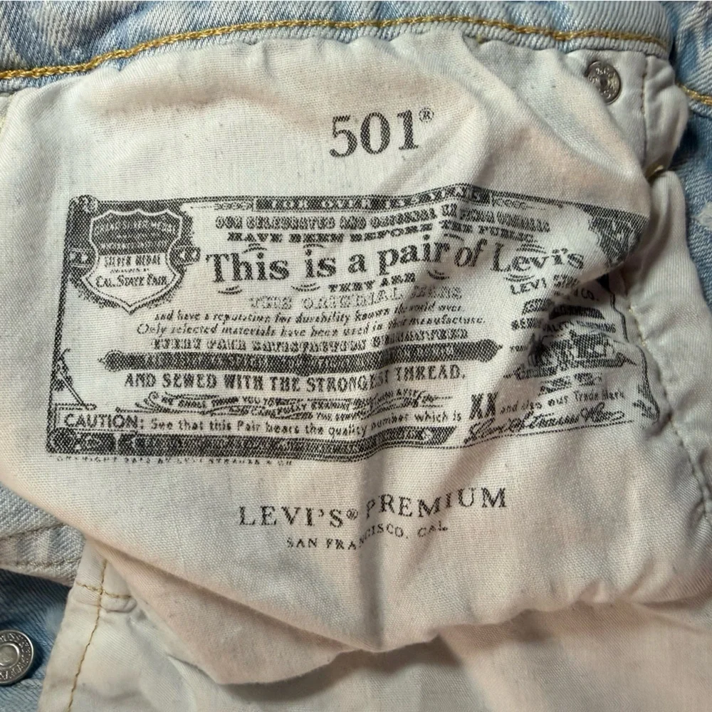 Levi's 501 32x28 Premium White and Light Blue Denim Raw Hem - Picture 4 of 15